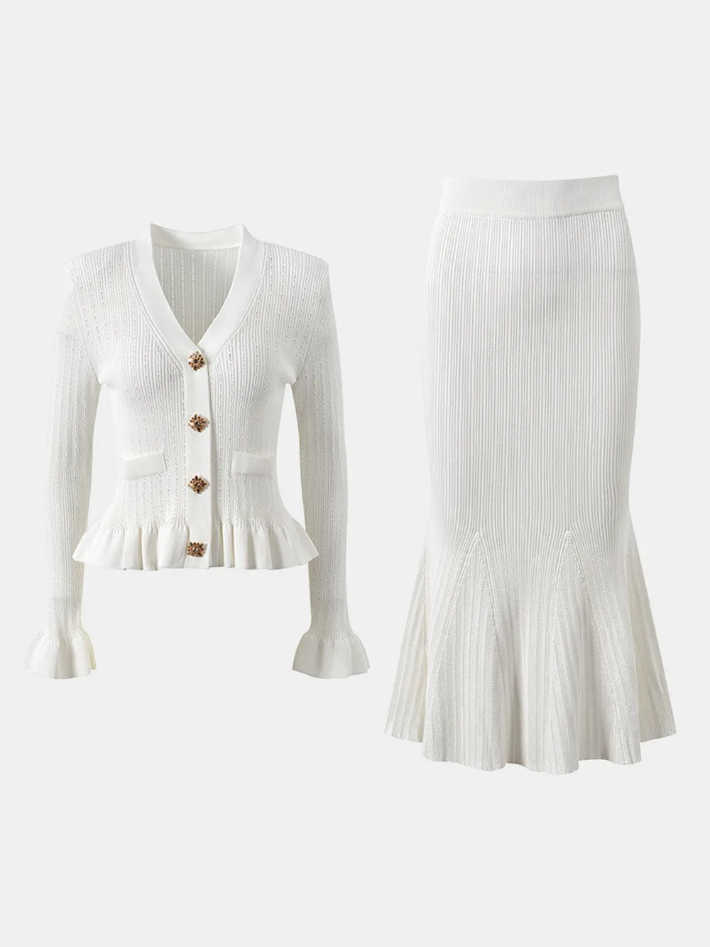 Add a touch of feminine elegance to your wardrobe with the Ruffle Neck Jumper. Designed with a stylish ruffle neckline and a comfortable fit, it’s perfect for everyday wear or dressing up for special occasions.